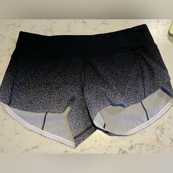 Lululemon Speed Up Short 2.5” - Picture 2 of 4